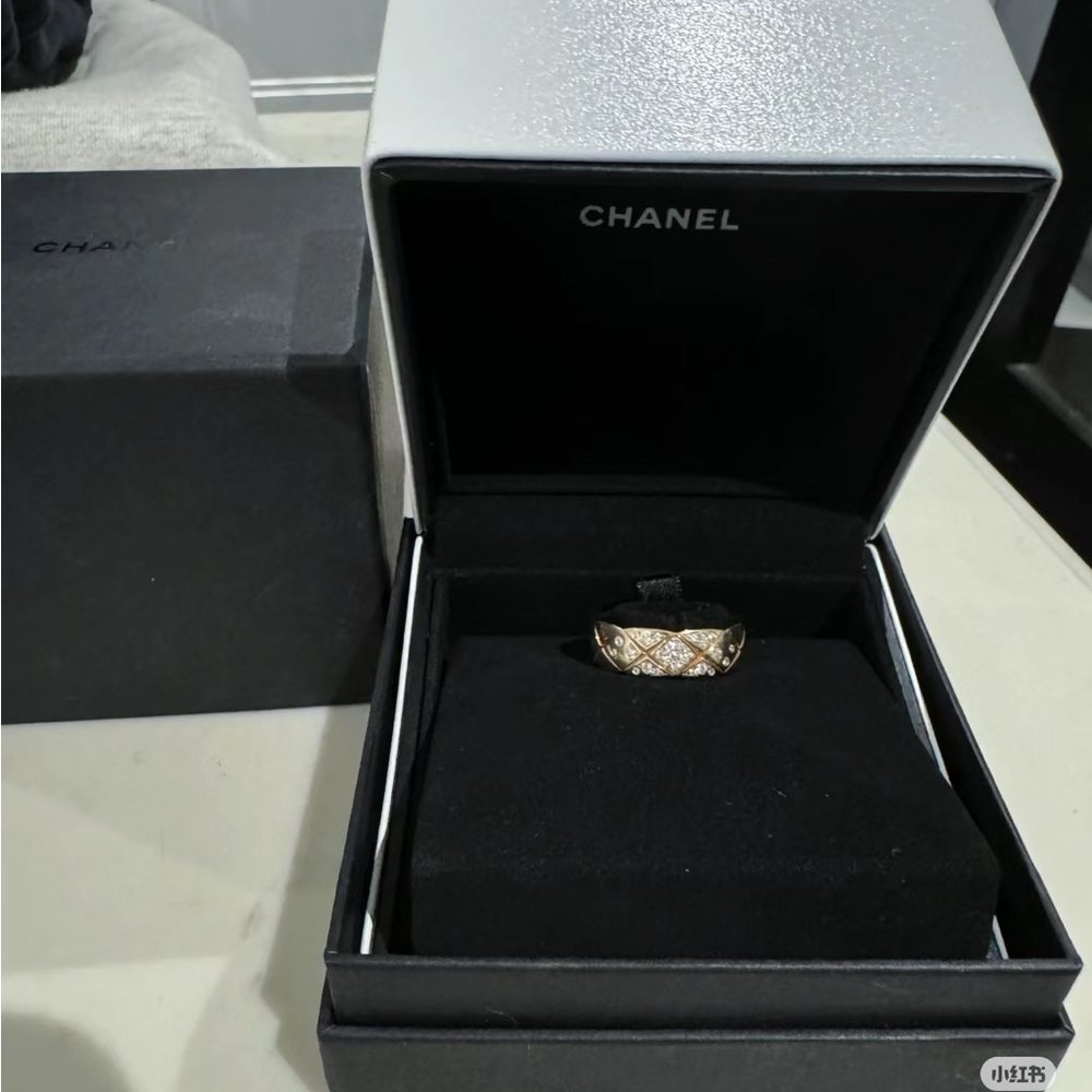 Chanel Co Co Crush rosegold with diamonds ring